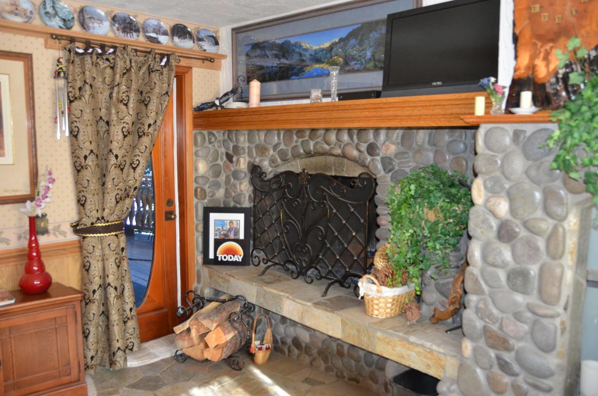 Where Eagles Fly Bed & Breakfast Elk Point Kültér fotó